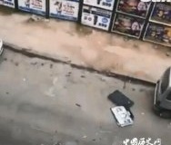 阿根廷球迷砸电视机怎么回事