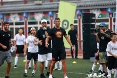 C罗中国行故宫花式颠球