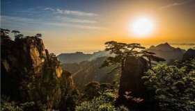 “黄山归来不看岳”是什么意思？