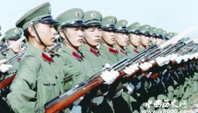 1984年的国庆节为什么要组织阅兵？