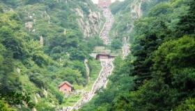 中国十大山川：巍峨秀丽 风光无限