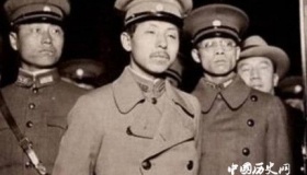 张学良简介：张学良的一生是怎样度过的？