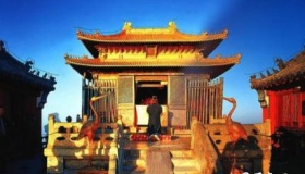 武当山金殿神灯之谜：“祖师出汗”和“海马吐雾”是什么原因？