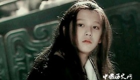 秦始皇嬴政在哪个国家当人质？是被如何对待的？