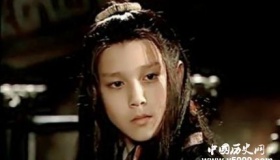 少年秦始皇第一次拜见华阳太后是什么样的情况？