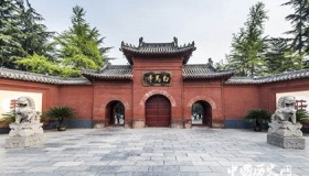 历史上白马寺的寺名怎么来的