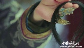 《如懿传》中如懿皇后为什么要断发，有什么寓意？