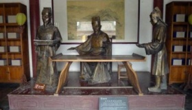 包拯是什么时候去开封任职的 包拯在开封什么官？