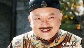 和珅是怎样迫害满朝官员的？