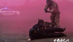 美国反恐政策与全球化战略有什么联系？