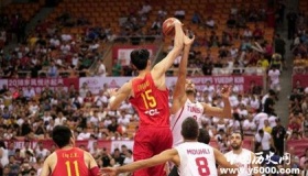 周琦新赛季首秀比赛情况：现场暴扣获欢呼！