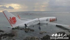 飞机为什么要装黑匣子？黑匣子有什么作用，安装位置？