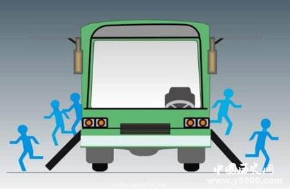 公交车事故的自救方法