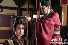 历史上秦始皇和吕不韦是什么关系