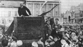 列宁圣彼得堡演讲主要内容是什么 有什么意义？