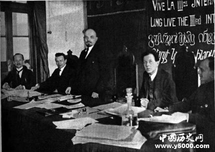 重症缠身的列宁为何坚持参加国际共产会议？