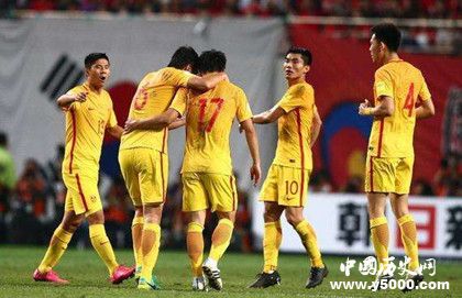 中国从哪一年开始踢足球比赛的