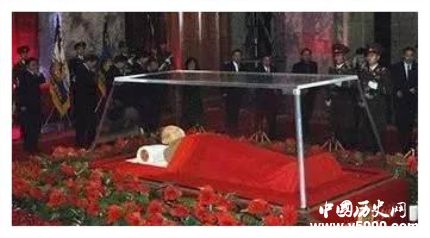 列宁遗体为何至今仍未安葬 俄罗斯为什么不将列宁遗体迁出红场？