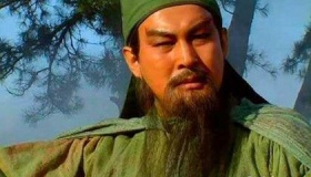 曹操关羽为什么要争夺女人曹操关羽争夺的女人是谁