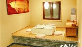 《乡村爱情》中为什么东北人会在炕上吃饭