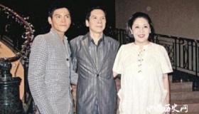 向华强简介向华强生平经历影视作品介绍人物评价怎么样