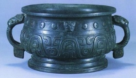 青铜器的历史简介青铜器的发展历史