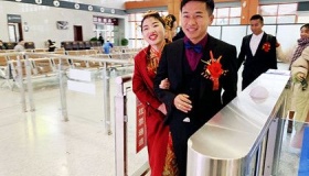 小伙坐动车迎娶新娘两地相距700公里动车也能如此浪漫