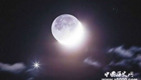 夜空上演星月童话火星合月现象观测时间要求是什么？