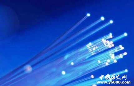 中国科学家首次实现Pbit/s级光传输什么是光传输技术？