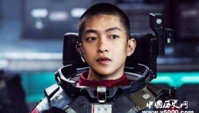 流浪地球屈楚萧个人资料演艺生涯介绍