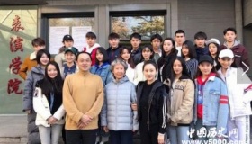 关晓彤班级合影关晓彤代表作品有哪些？