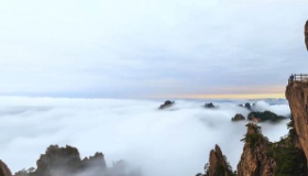 黄山飞来石的传说故事