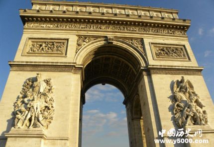 巴黎凯旋门建筑历史 巴黎凯旋门是为了纪念谁而建？