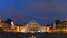 巴黎卢浮宫历史 卢浮宫镇馆三宝是什么？