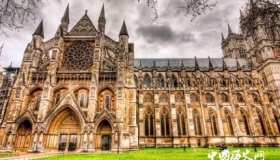 英国威斯敏斯特教堂历史 威斯敏斯特教堂无名碑碑文写了什么？