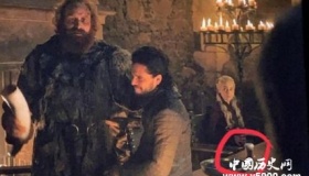 权游8惊现星巴克 盘点权游穿帮镜头