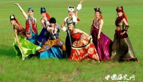 蒙古族服饰都伴随着哪些美好祝福呢