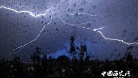 暴雨形成的原因与预防手段