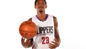 路威第三次棒起NBA最佳第六人