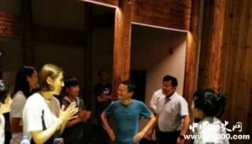 马云宴请中国女足全队