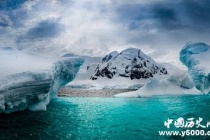 南极冰山为什么是翠绿色的