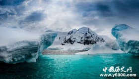 南极冰山为什么是翠绿色的
