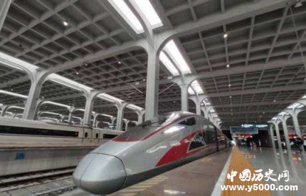 重庆至香港高铁列车开通运营