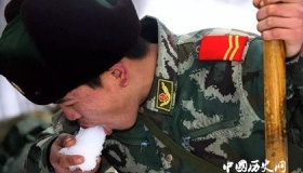 军人感人故事：从高山到深蓝 从南国到北疆