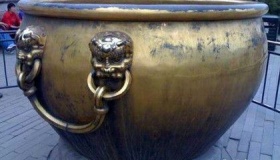 故宫里的大水缸到底有多少口，这些大水缸的作用又是什么