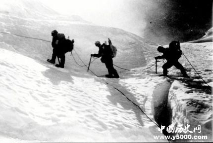 新中国第一次登珠峰__中国第一次登珠峰过程_1960中国登珠峰真相