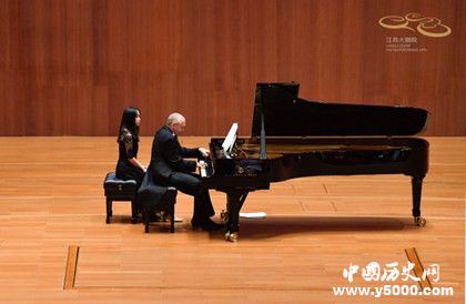 李斯特钢琴音乐特征_李斯特钢琴音乐的艺术特征_李斯特钢琴曲特点_中国历史网