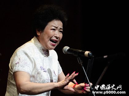 河南坠子的艺术特色_河南坠子的表演形式_河南坠子的乐器