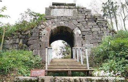 海龙屯的风景_海龙屯有哪几关_海龙屯布局和内城遗址