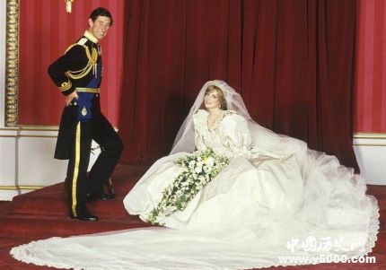 戴安娜王妃的感情生活_戴安娜王妃的感情经历_戴安娜王妃有几个情人